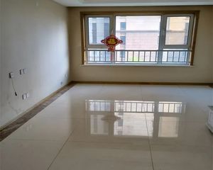 东湖片区精装两居 南向低层满二住宅 总价70万