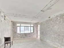 产权清晰,无遮挡,中间楼层三阳台,地铁近市政府旁