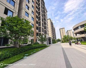 云玺首府171平南向四居 毛坯中层 东湖商圈低密度社区