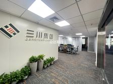 青年大街 地铁口旁 310平 年租13.8万 精装带隔断家具