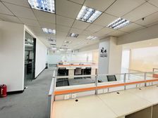 地铁口国贸国际旁华凯广场,精装写字楼设备设备,拎包可办公