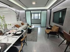 陆家嘴三件套景观!层高5.6复式!婚装边套拎包住!近8号线