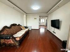 顶楼河景房,视野非常好,南北通透,满五年,诚心出售
