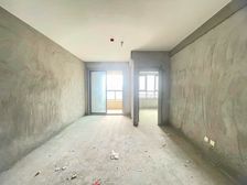 鲁能公馆一期 刚需小三居 医疗配套成熟 商圈成熟 近地铁