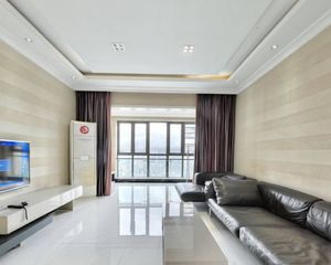 全成都二手房都有—只收2000中介费—九龙仓御园一期 3室南