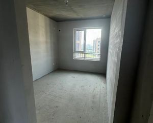 紫金府南北通透三居 毛坯小高层一梯两户三室