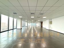 湖东CBD协鑫广场,国企自持直招!地铁口 湖景,车位充足真实