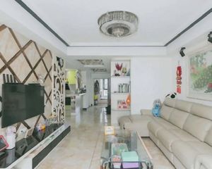 未来三轨交汇处 业主已买急售 商业繁华地段 带车位满五税少