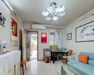 华农大學内 嵩山住宅区 一楼带花园 少有放卖 舒适三房