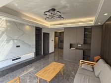 永鸿南岸一期 业主自住品质装修 置换诚意出售 高层看湖