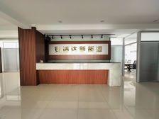电梯口带全套办公用平6个隔间九洲华润龙光东盟财经
