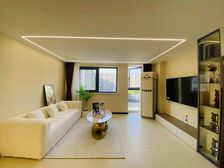 虹桥精装修LOFT,民用水电,独立小区绿化,楼下就是商场