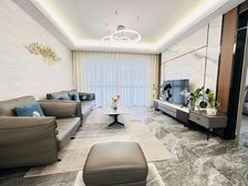 凤城世家 顺盈商圈 全新装修未入住 带全屋家私家电 价格可谈