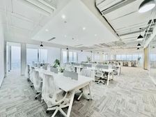 美侨世纪广场 24H空调丨 户型通透· 精装带家具 随时看