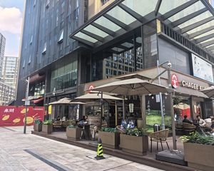 包税,12米开间转角铺(霸王茶姬)年收20万,双证齐过户快