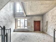 金辉中央云著 5室3厅 南 北