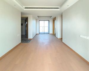 新力城 双地铁口 精装三房 带全屋空调 诚心卖
