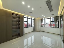 世贸一号3加1格局 东南朝向 豪装带家具 空调24自控