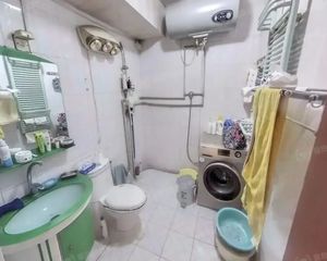 裕龙花园一区电梯小区单价较低中间楼层格局通透停车位免