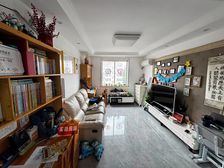 精装修3改2 多层五楼的 看房随时 价格好谈 房东新房已购