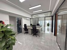 全新精装修,带办公家具 龙光世纪130平3加1格局,拎包办公