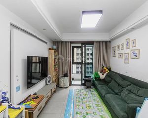 宝嘉誉峰新出,三房双阳台 自住精装拎包入住,中高楼层诚心出售