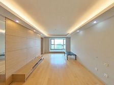 长阳半岛 云湾家园南北向三居 边户 满五年一套 集中供暖