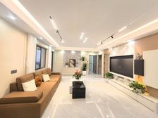 招商·卡达凯斯 3室2厅2卫 精装修 83万元