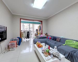 顺江锦苑 大套二对中庭,带大阳台,位置安静,朝南