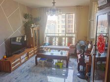 盛世御城四区 精装两室,环保材料,视野好。