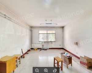 西工区 八一路图书馆家属院 双气 三楼 三卧室朝南