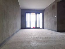 轻轨站旁,小高三房,视野开阔,随时看房
