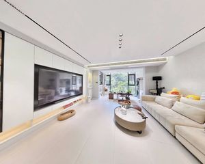 巴黎阳光 此房户型通透,树景房,精装修带地暖、ZY空调,