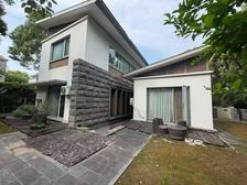 近期必卖!湖畔A户型370平精装赠大露台带地下室!非常大花园