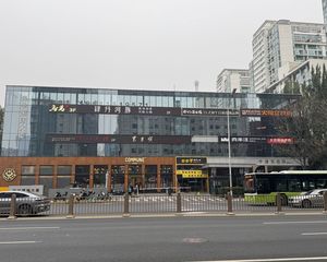 SKP旁丨连锁租户丨年收100万丨门前带车位丨外地人可买