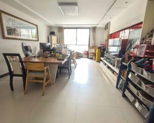 双胜街名仕佳苑 一楼带小院大3室 带地下室 精装
