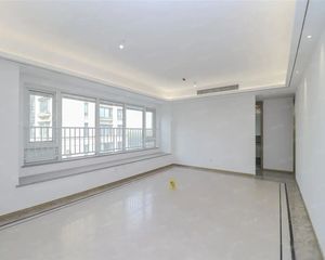 云谷好房!送车位,2号地铁!绿都开发!次新房!等您来还价!