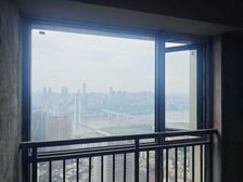 解放碑次新房 高层朝南一线看江 户型方正采光好楼下就是中华路