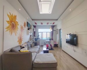 婚房 福星家园精装两室两厅 电梯小高层 老证带小房拎包入住