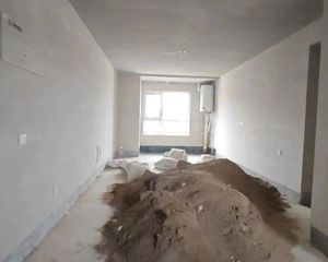 业主急售 紧邻东湖 看房方便 业主急售 看房方便