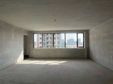 万达东湖公园 云玺 通透全明四居 毛坯现房 落地窗视野好