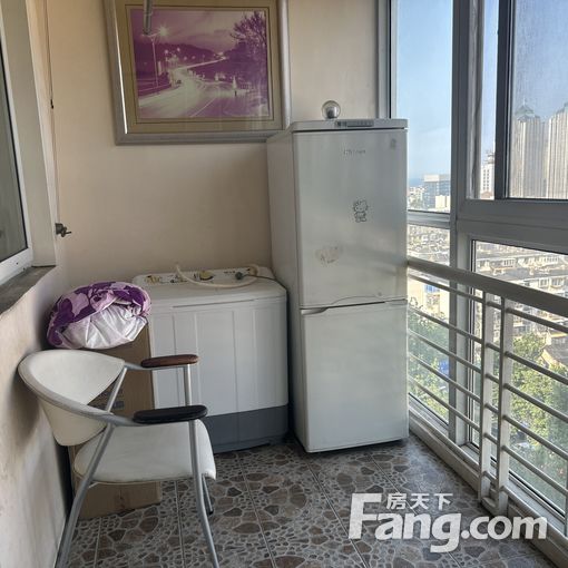 白石新城 中层东向两居 电梯住宅 月租1400 看房方便