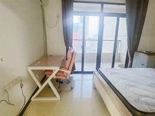 长江路地铁口外滩公馆精装修三房房子保养很好随时看房