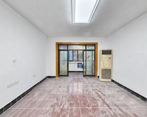 红星路地铁口小关庙街低层一楼带花园总价低随时看房
