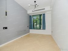 小区特殊户型,3房加1个储物间,房子已满2年税费少