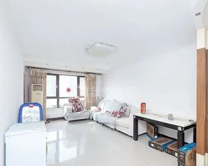 蓝筹名座全明格局交通便利低楼层新装3居室南北通透