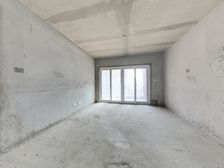 三开间朝南户型方正,采光好视野开阔