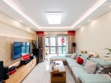 6月15,降价30W,刚满五,婚房装修,拎包入住,税少。