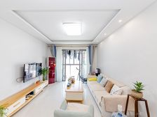 2017年次新小区、地铁口400米、精装修。拎包入住。带车位