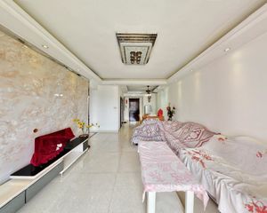 胜坚怡景湾 91万 3室2厅1卫 精装修超低价挥泪大甩卖!